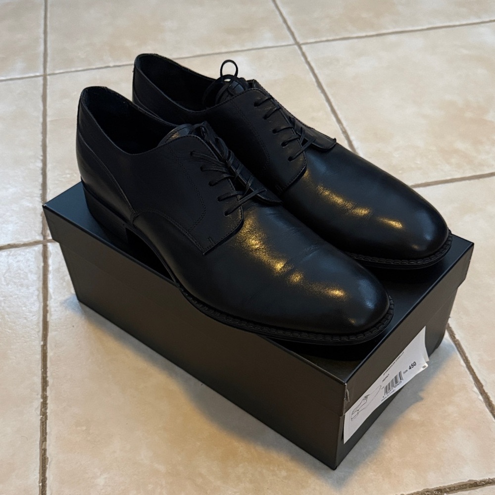 Versace Men’s Black Leather Dress Shoes-Derby